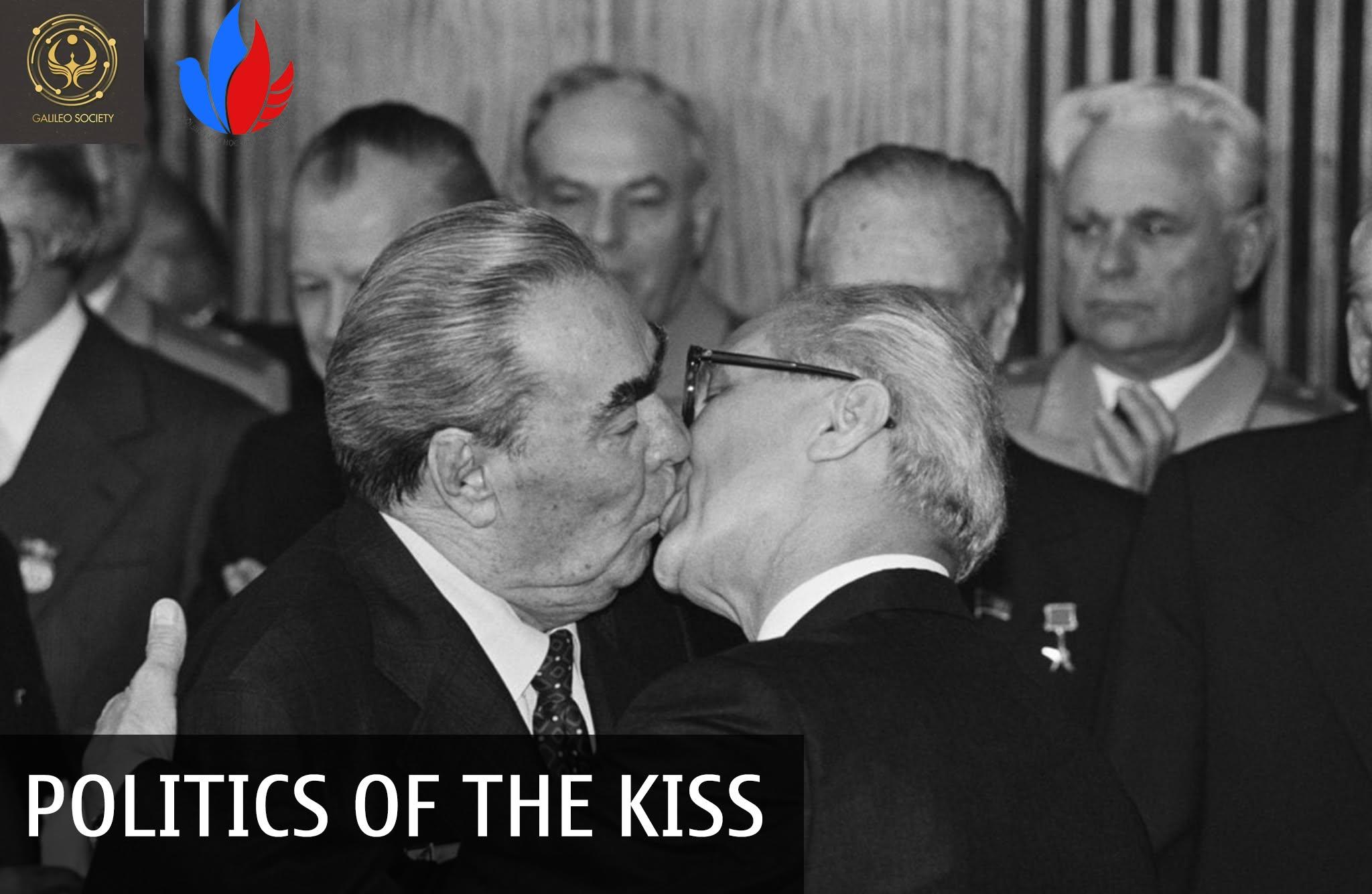 SOCIALIST FRATERNAL KISS: NỤ HÔN ANH EM XÃ HỘI CHỦ NGHĨA